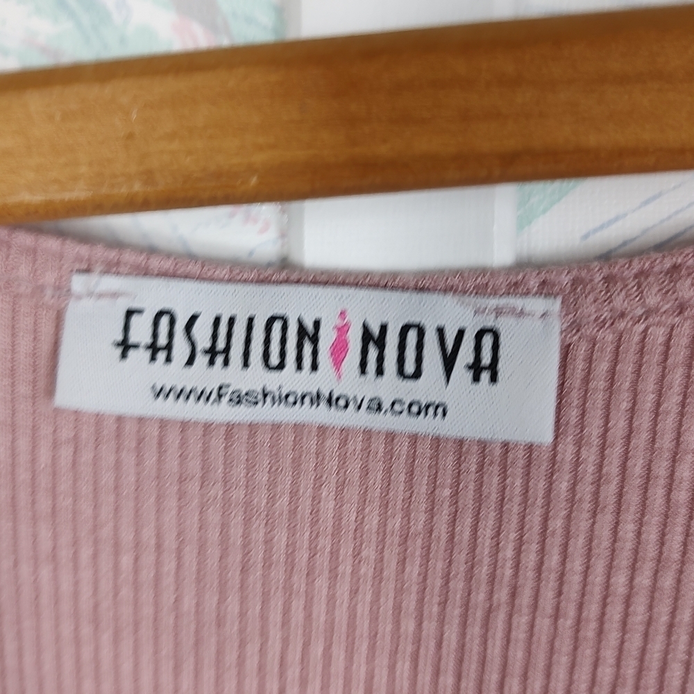 Fashion Nova Pink Long Sleeve Cropped Top - Picture 5 of 11